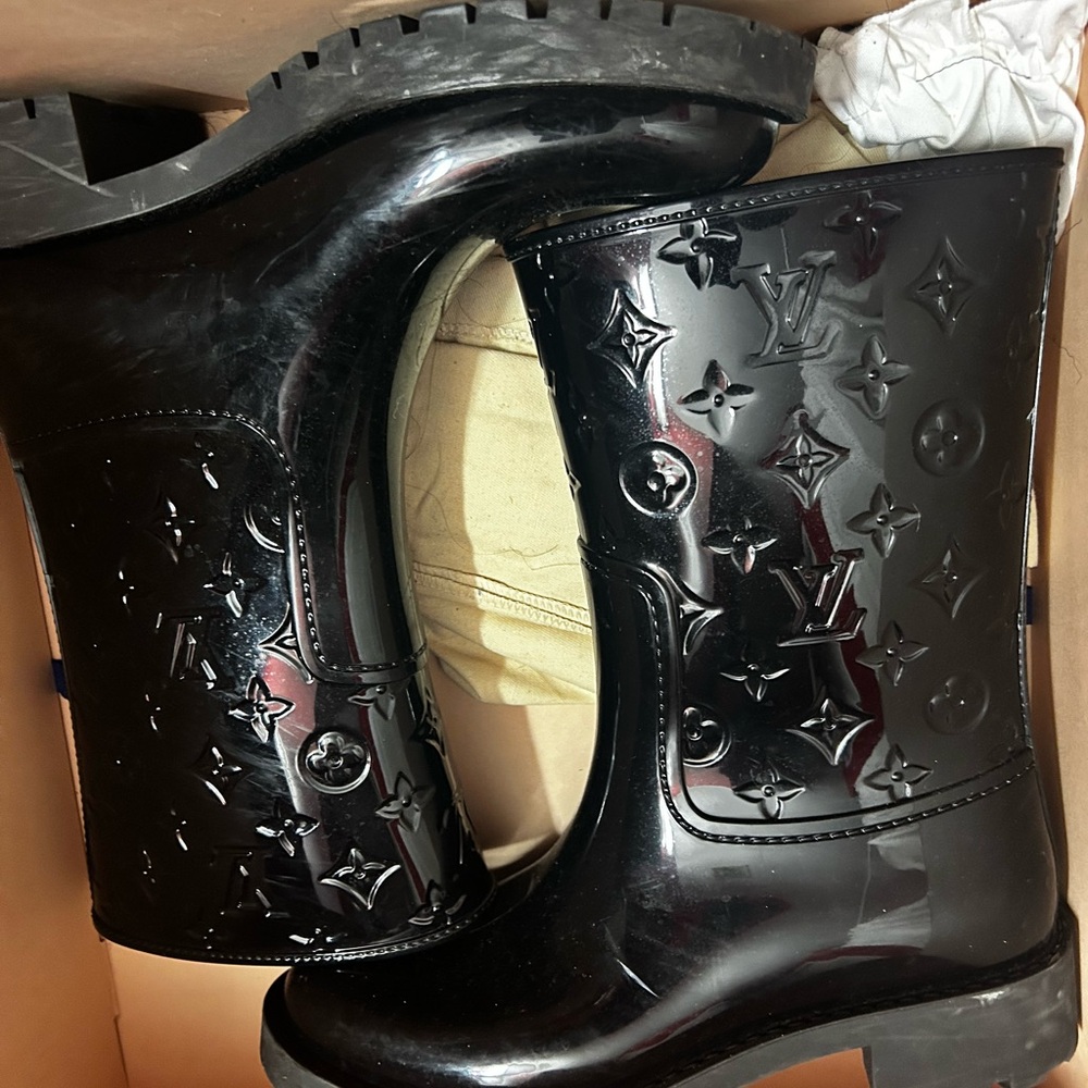 Louis Vuitton Monogram Rain Boots - Picture 2 of 15